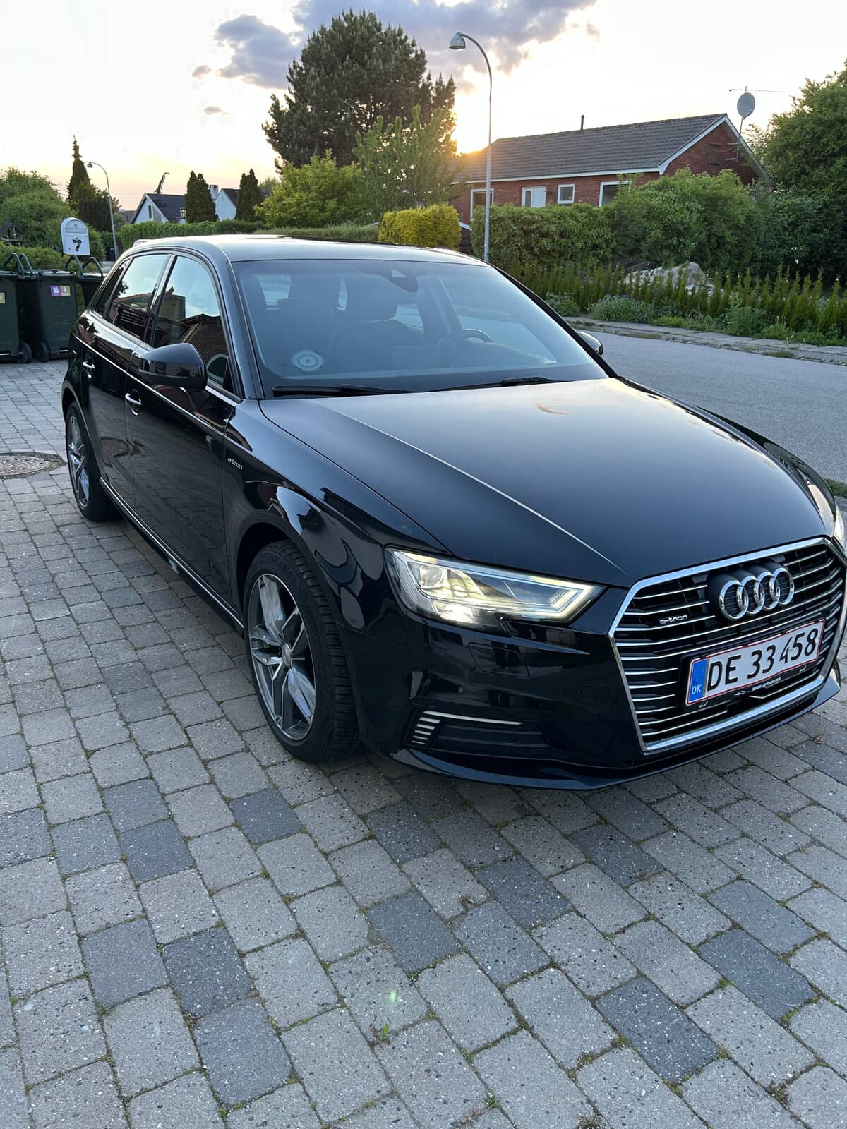 AUDI
A 3 SPORTBACK e-tron 1